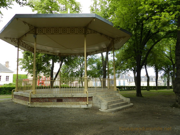 Chartres kiosque 2