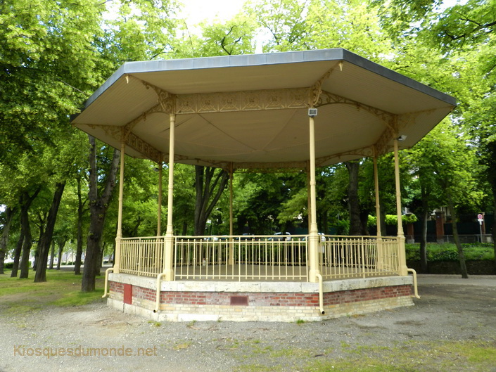 Chartres kiosque 9