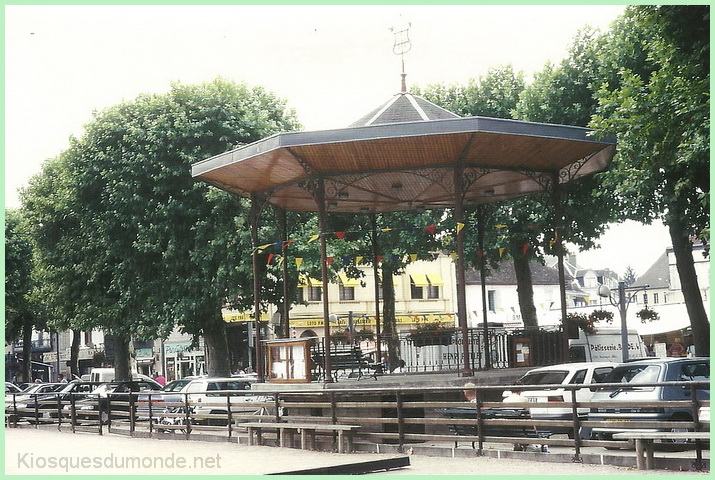 Saint-Pourçain kiosque 2