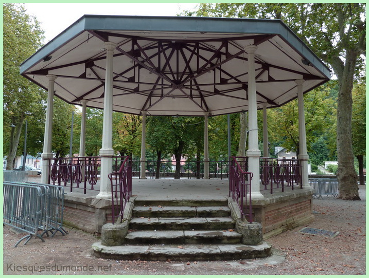 Villefranche-de-Rouergue kiosque 10