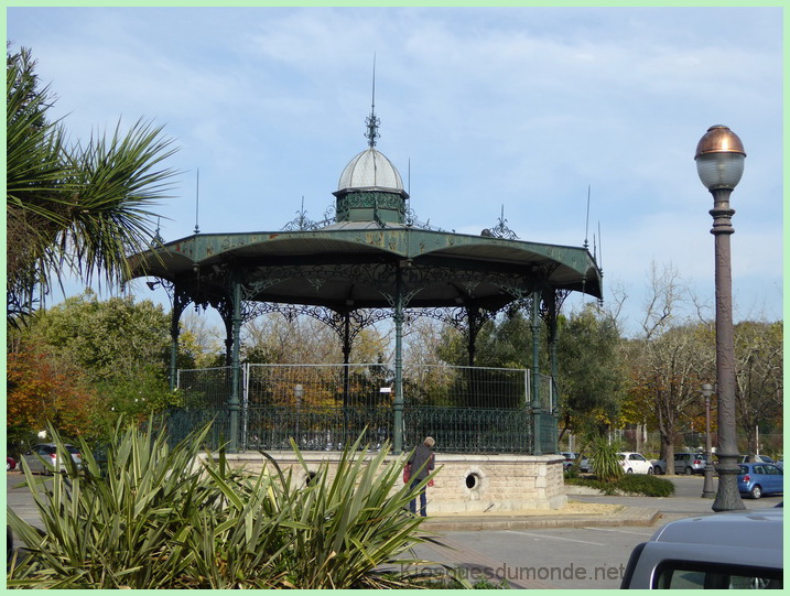 Bayonne kiosque 03