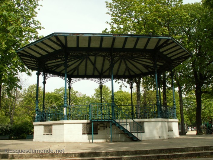 Paris 8e kiosque Cours-la-Reine