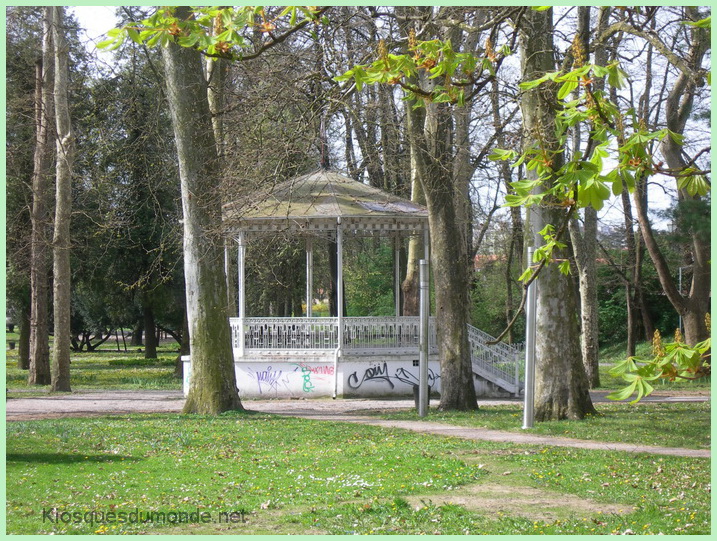 Sisak kiosque 01