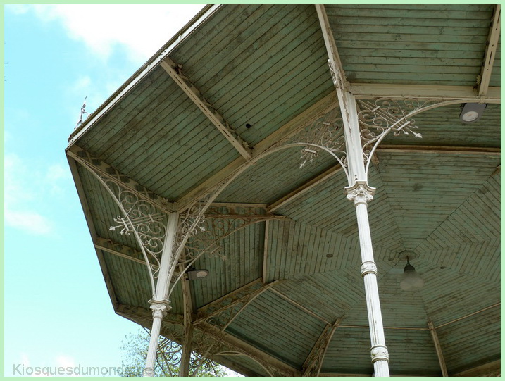 Guingamp kiosque 04