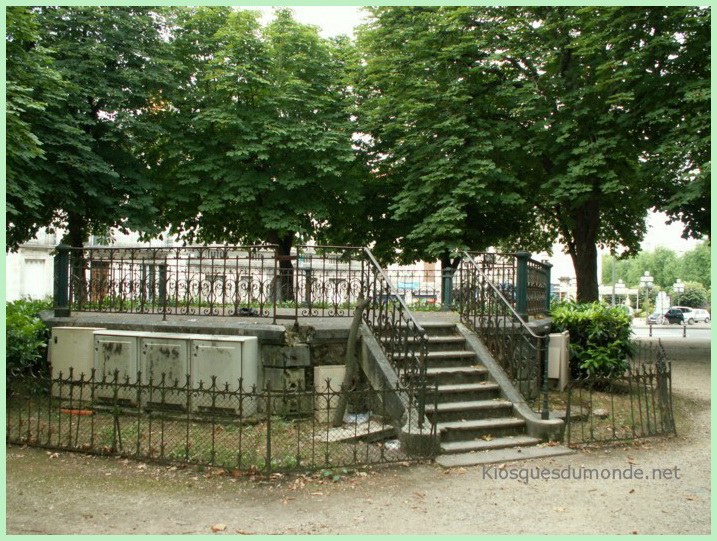 Périgueux kiosque 01