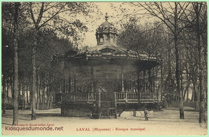 laval-kiosque-01