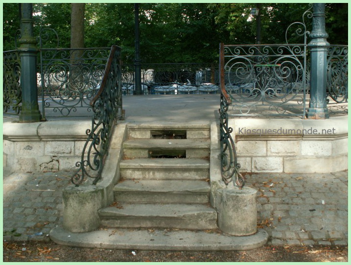 Bourges kiosque 06