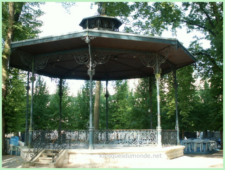 Bourges kiosque 10