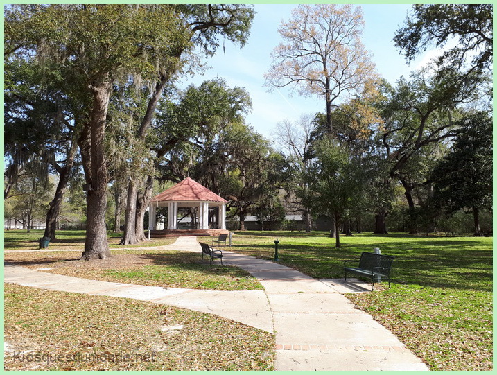 Saint Francisville kiosque 01