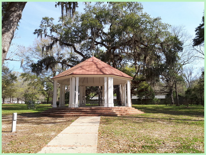 Saint Francisville kiosque 02