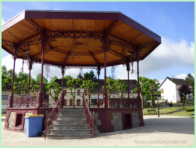 Saint-Michel-en-Thiérache kiosque 09