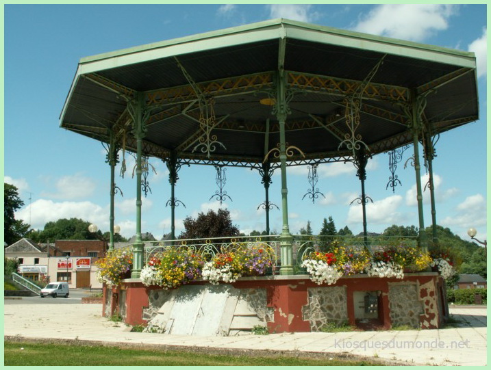 Saint-Michel-en-Thiérache kiosque 08