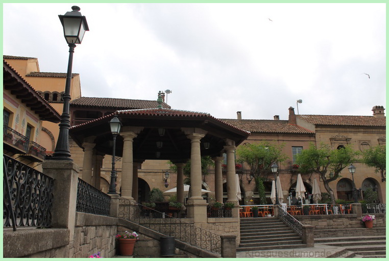 Barcelona (Poble) kiosque 01