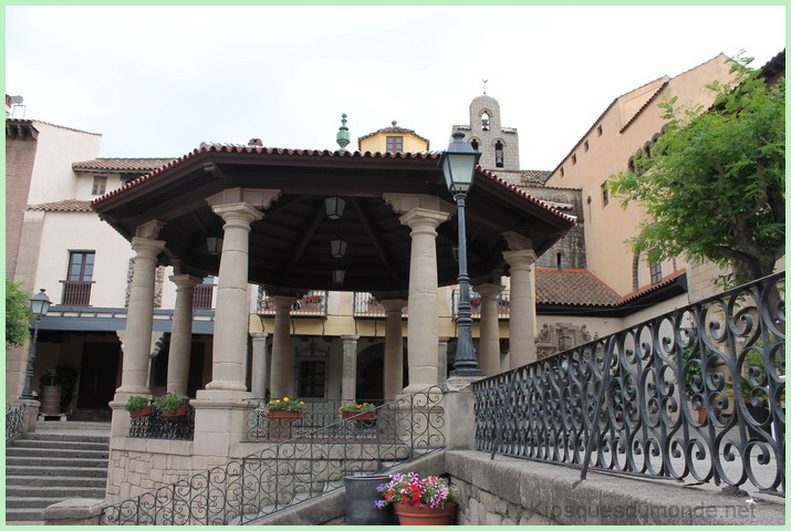 Barcelona (Poble) kiosque 02