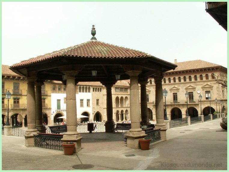 Barcelona (Poble) kiosque 03