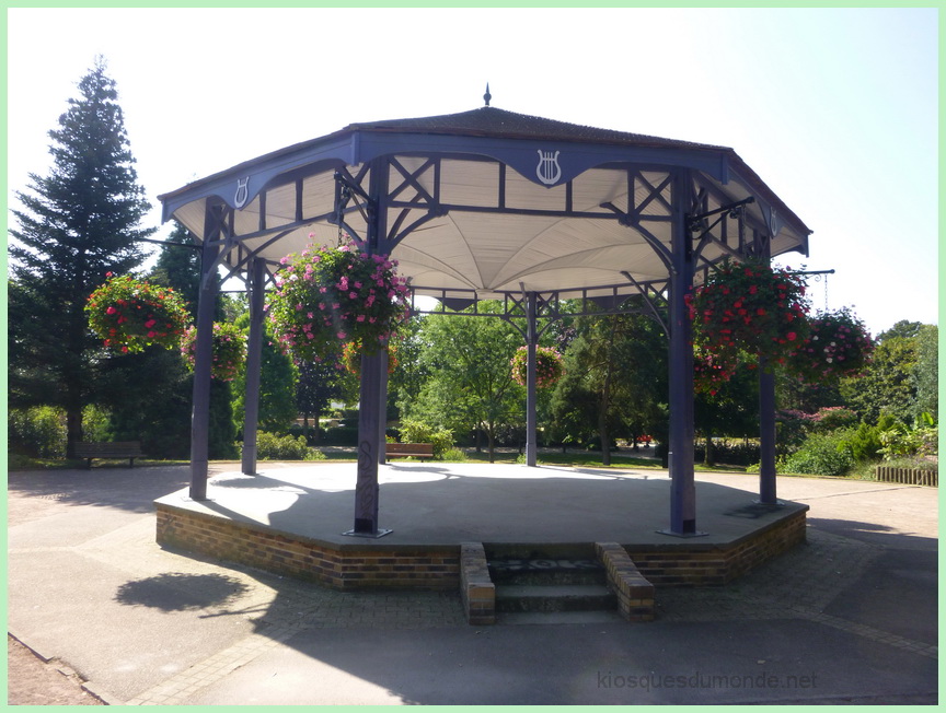 Saint-Etienne-du-Rouvray kiosque 03